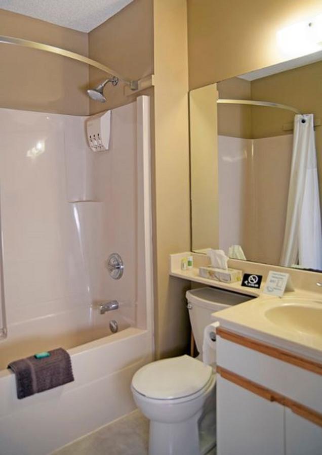 Manitou Beach Lakeside Country Inn المظهر الخارجي الصورة