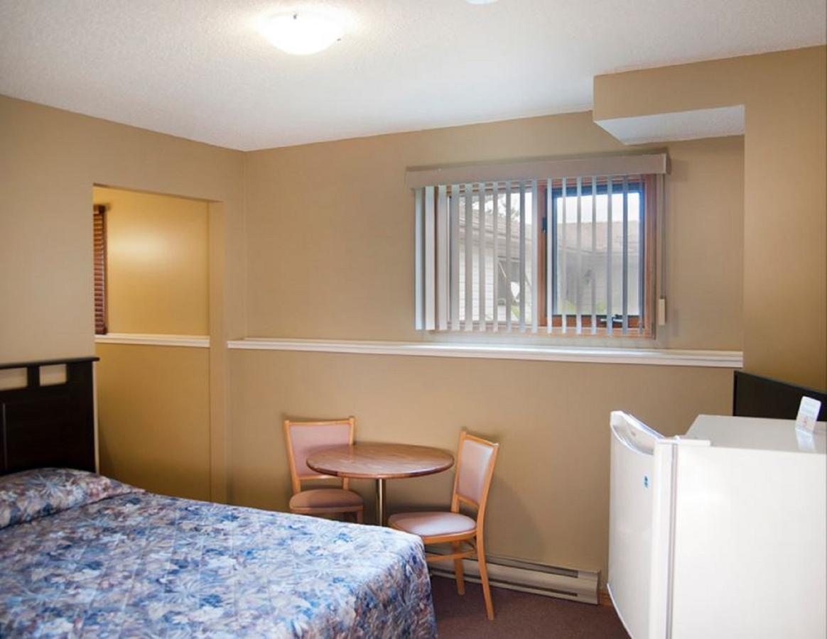 Manitou Beach Lakeside Country Inn المظهر الخارجي الصورة